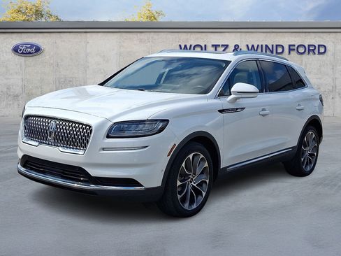 Used 2023 Lincoln Nautilus Reserve w/ Equipment Group 201A AWD/4WD image 3