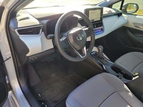 Used 2026 Toyota Corolla SE image 18