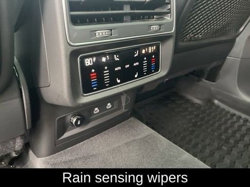 Used 2023 Audi SQ8 Prestige w/ Prestige Package image 34