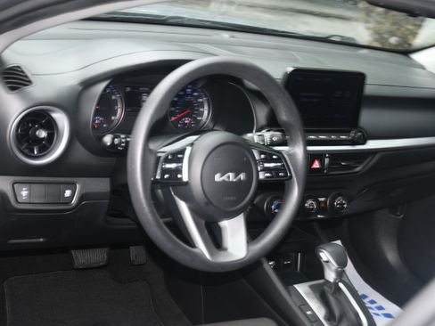 Used 2023 Kia Forte LXS FWD image 8