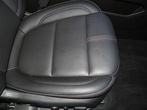 Used 2023 Chevrolet Traverse RS AWD/4WD image 19