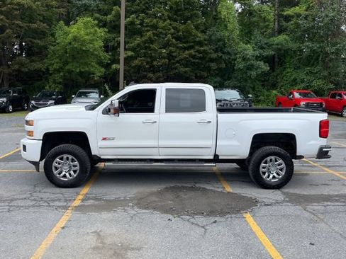 Used 2018 Chevrolet Silverado 2500 LTZ w/ Duramax Plus Package AWD/4WD image 4