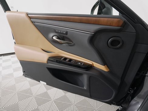 New 2025 Lexus ES 350 w/ Premium Package image 10