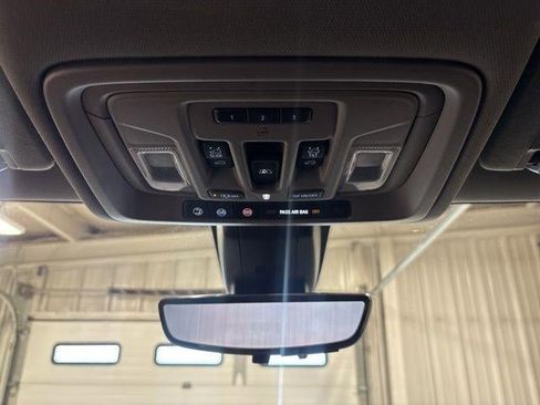 Used 2020 GMC Sierra 3500 Denali w/ Denali Ultimate Package image 21