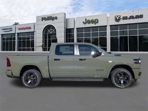 New 2026 RAM 1500 4x4 Crew Cab image 2