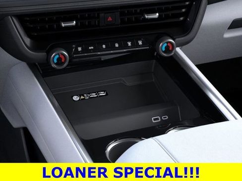 New 2025 Chevrolet Suburban Premier image 23