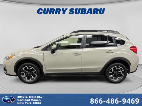 Used 2017 Subaru Crosstrek 2.0i Limited AWD/4WD image 2