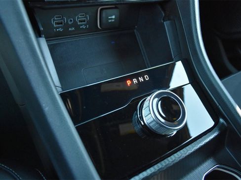 Used 2024 Jeep Grand Cherokee Altitude image 23