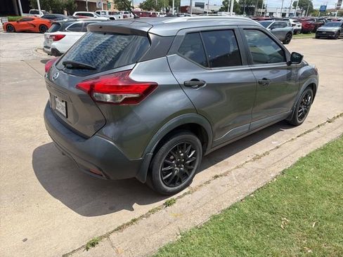 Used 2018 Nissan Kicks S w/ Interior Electronics Package FWD image 4