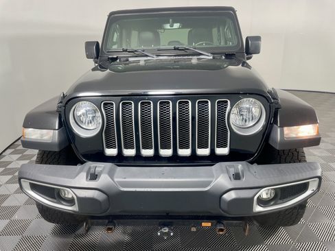 Used 2018 Jeep Wrangler Unlimited Sahara AWD/4WD image 7