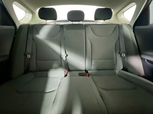 Used 2025 Kia K4 LXS image 33