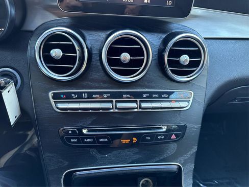 Used 2019 Mercedes-Benz GLC 300 image 24
