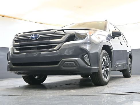 Certified 2025 Subaru Forester Premium AWD/4WD image 30
