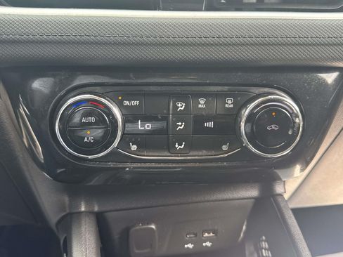 Used 2024 Chevrolet TrailBlazer LT w/ Convenience Package AWD/4WD image 28