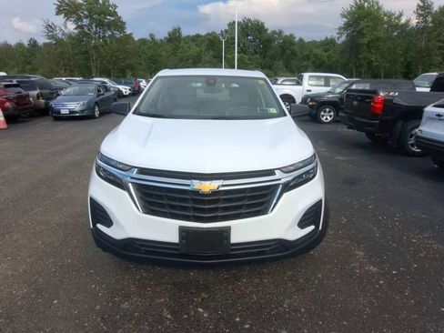 Used 2024 Chevrolet Equinox LS FWD image 2