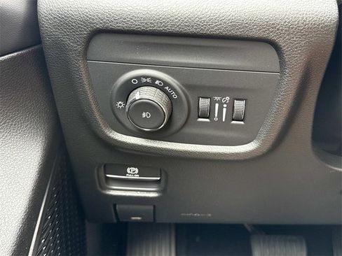 New 2025 Jeep Grand Cherokee Limited w/ Black Appearance Package image 21