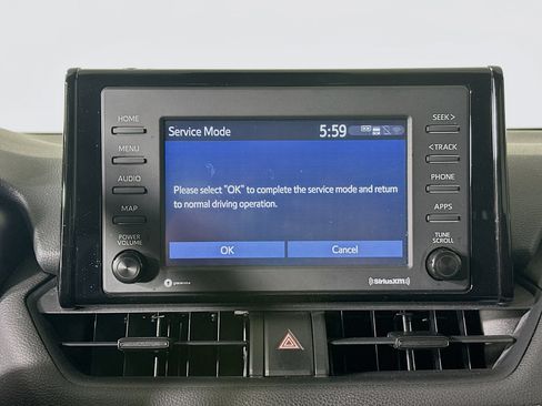 Used 2020 Toyota RAV4 XLE w/ Convenience Package FWD image 24