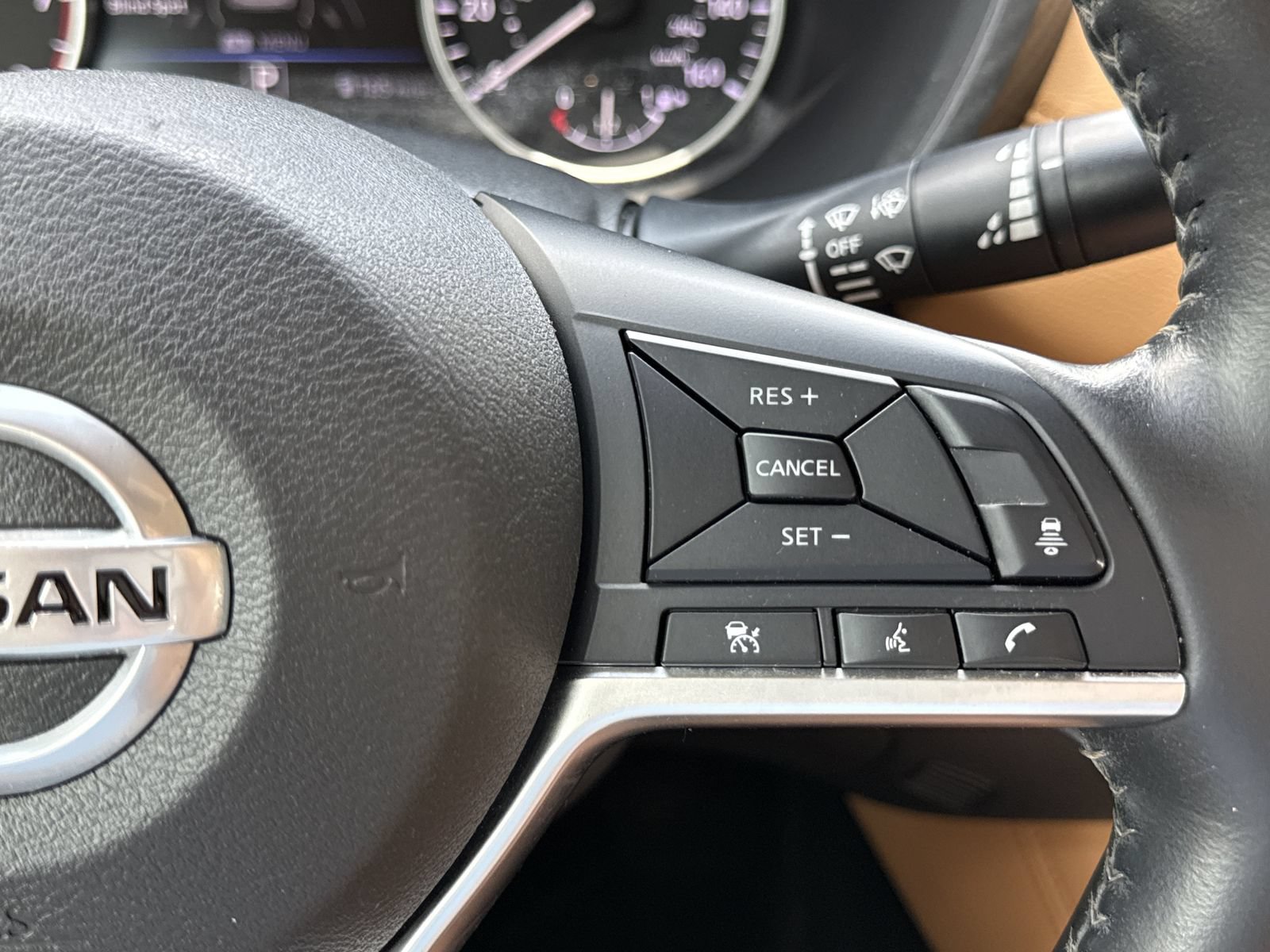 Used 2023 Nissan Sentra SV w/ SV Premium Package FWD image 21