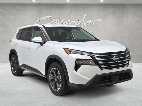 Used 2024 Nissan Rogue SV FWD image 2