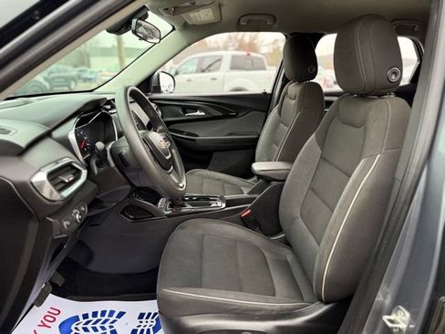 Used 2021 Chevrolet TrailBlazer LT w/ Driver Confidence Package image 2