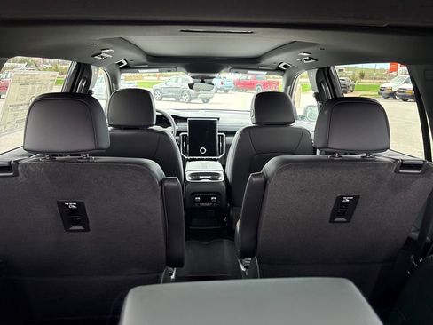 New 2026 GMC Acadia AT4 w/ Luxury Package AWD/4WD image 11