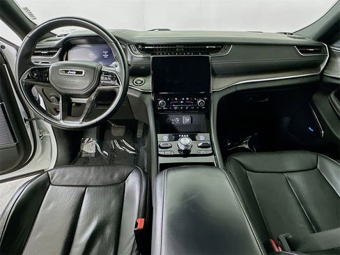 Used 2022 Jeep Grand Cherokee Overland image 16