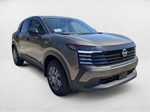 New 2025 Nissan Kicks S image 6