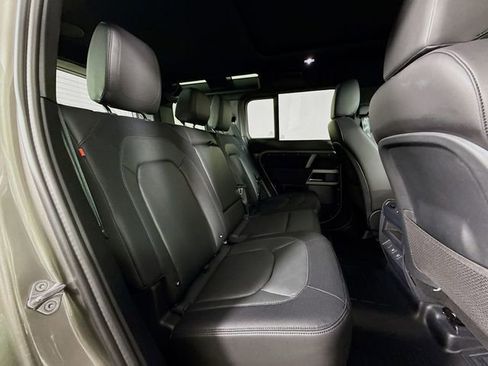 Certified 2024 Land Rover Defender 110 X-Dynamic SE image 29