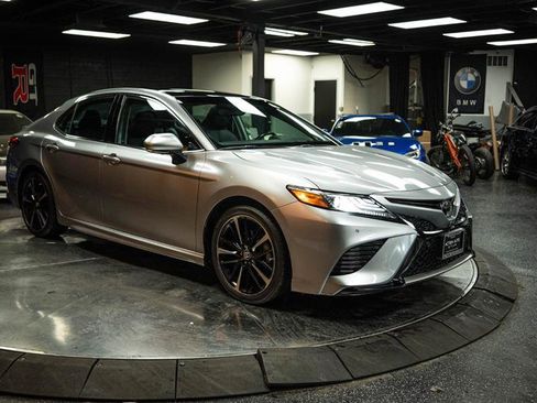 Used 2019 Toyota Camry XSE w/ Driver Assist Package image 5