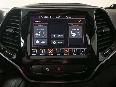 Used 2019 Jeep Cherokee Limited w/ Trailer Tow Group AWD/4WD image 28
