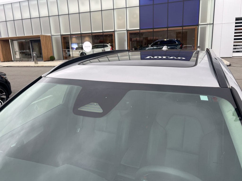Used 2023 Volvo XC40 B5 Ultimate w/ Climate Package AWD/4WD image 8