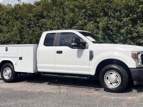 Used 2018 Ford F250 XL w/ Power Equipment Group RWD image 9