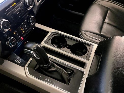 Used 2019 Ford F150 Lariat image 17