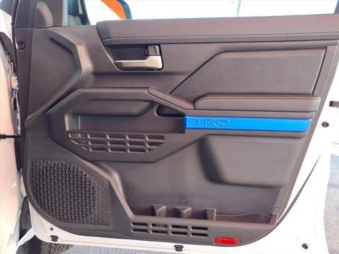 Certified 2025 Toyota Tacoma TRD Off-Road image 25