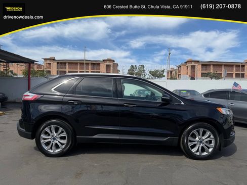 Used 2019 Ford Edge Titanium FWD image 4