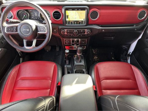 Used 2023 Jeep Wrangler Unlimited Rubicon 4xe image 4