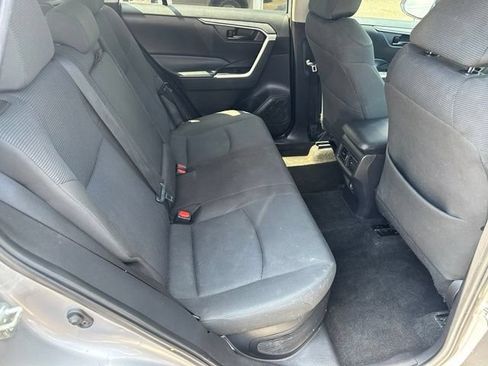 Used 2022 Toyota RAV4 LE AWD/4WD image 21