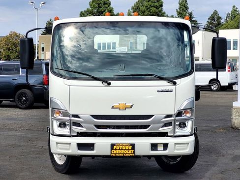 New 2025 Chevrolet Low Cab Forward image 2