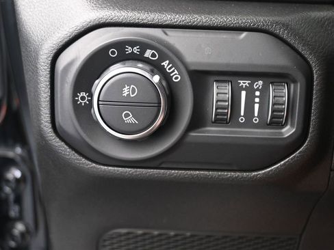 Used 2022 Jeep Gladiator Mojave w/ Cold Weather Group AWD/4WD image 36