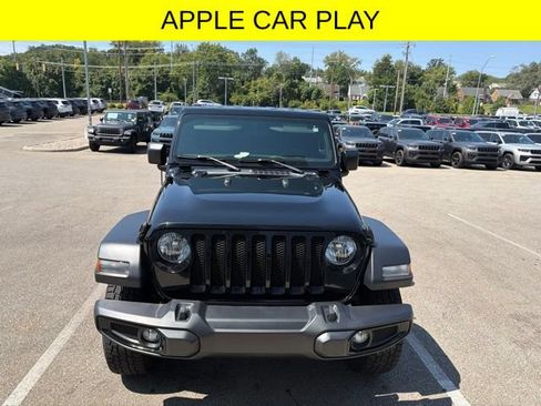 Used 2022 Jeep Wrangler Unlimited Sport AWD/4WD image 2