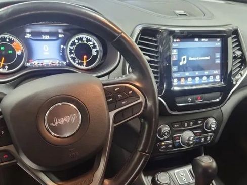 Used 2020 Jeep Cherokee Limited image 9