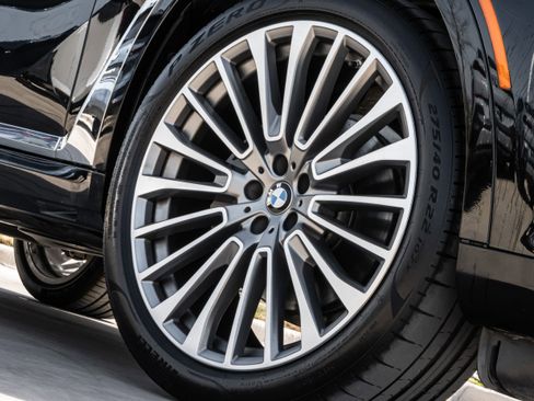 Used 2020 BMW X7 xDrive40i w/ Premium Package image 9