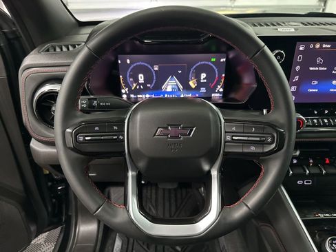 Used 2025 Chevrolet Colorado Z71 w/ Midnight Edition image 15