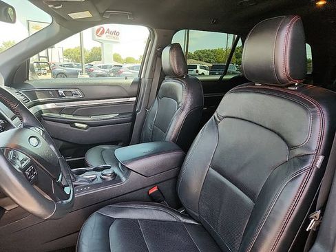 Used 2018 Ford Explorer Sport AWD/4WD image 12