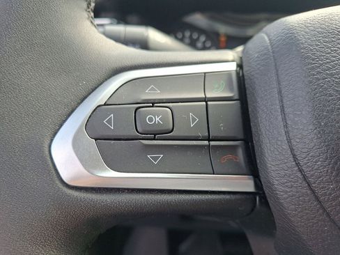 Used 2024 Jeep Compass Limited image 17