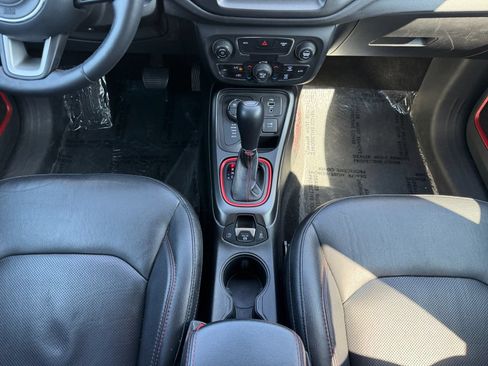 Used 2018 Jeep Compass Trailhawk w/ Leather Interior Group AWD/4WD image 12
