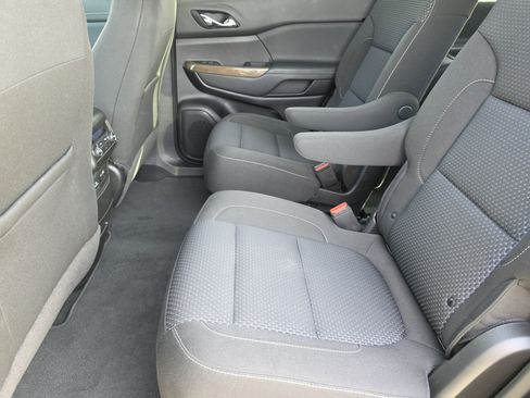 Used 2023 GMC Acadia SLE w/ Driver Convenience Package FWD image 12