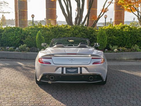Used 2016 Aston Martin Vanquish Volante image 47