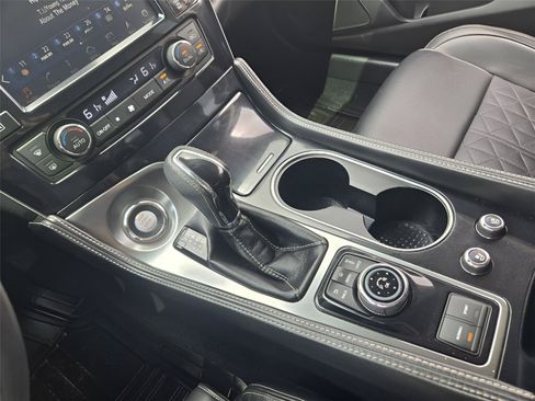 Used 2016 Nissan Maxima Platinum FWD image 19