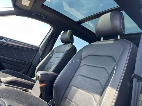 Certified 2022 Volkswagen Tiguan SEL R-Line image 12